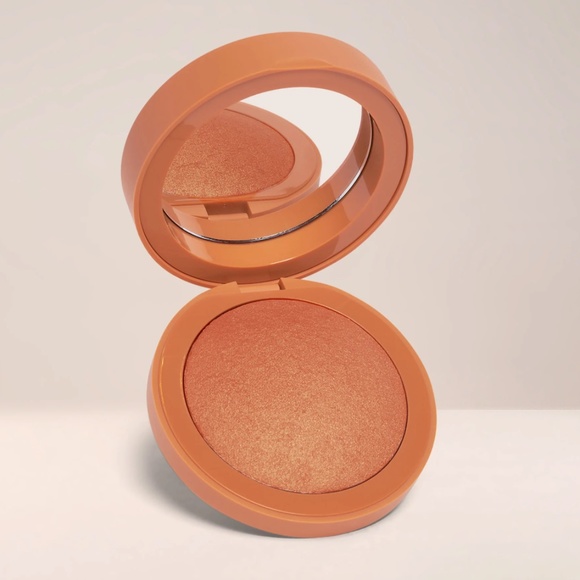 EM Cosmetics Other - EM COSMETICS Heaven's Glow Blush in Faded Clementine